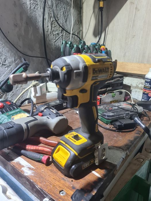 Aparafusadora dewalt de impacto