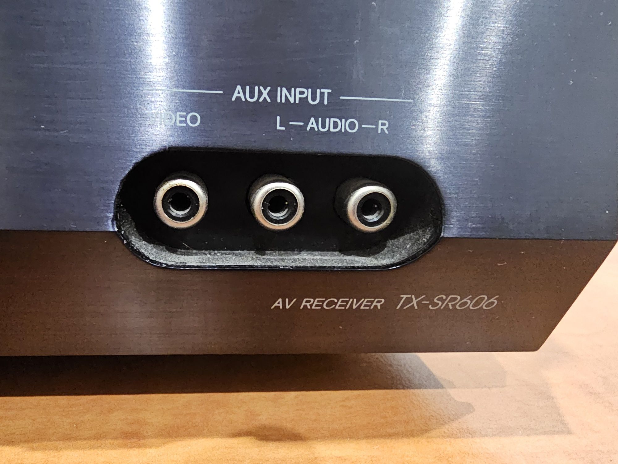 Amplituner ONKYO TX-SR606