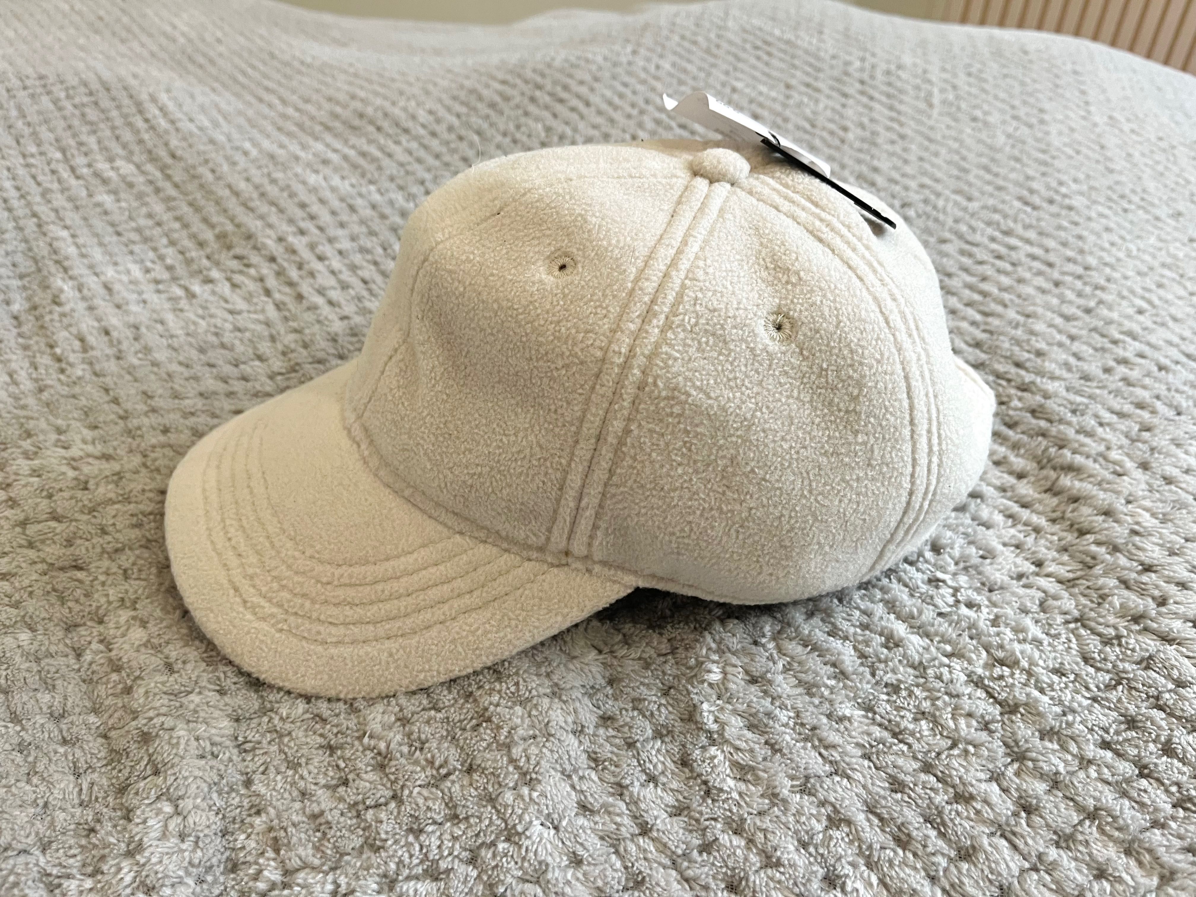 Nowa pluszowa czapka z daszkiem H&M beżowa korzuszek bejsbolówka misiu