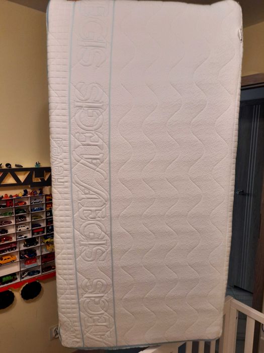 Łóżeczko troll loft 60x120 + materac Hevea krzyś + gratisy