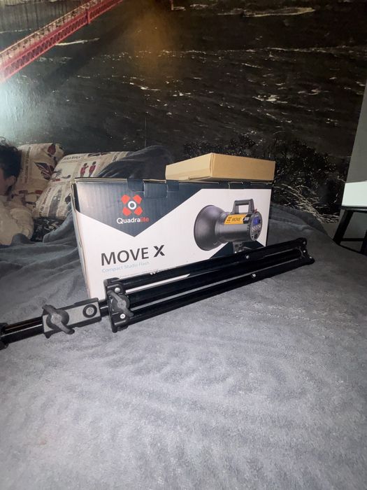 Zestaw Lampa błyskowa Quadralite Move X 200 + statyw