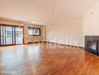 Apartamento T2+1 Remodelado no Porto
