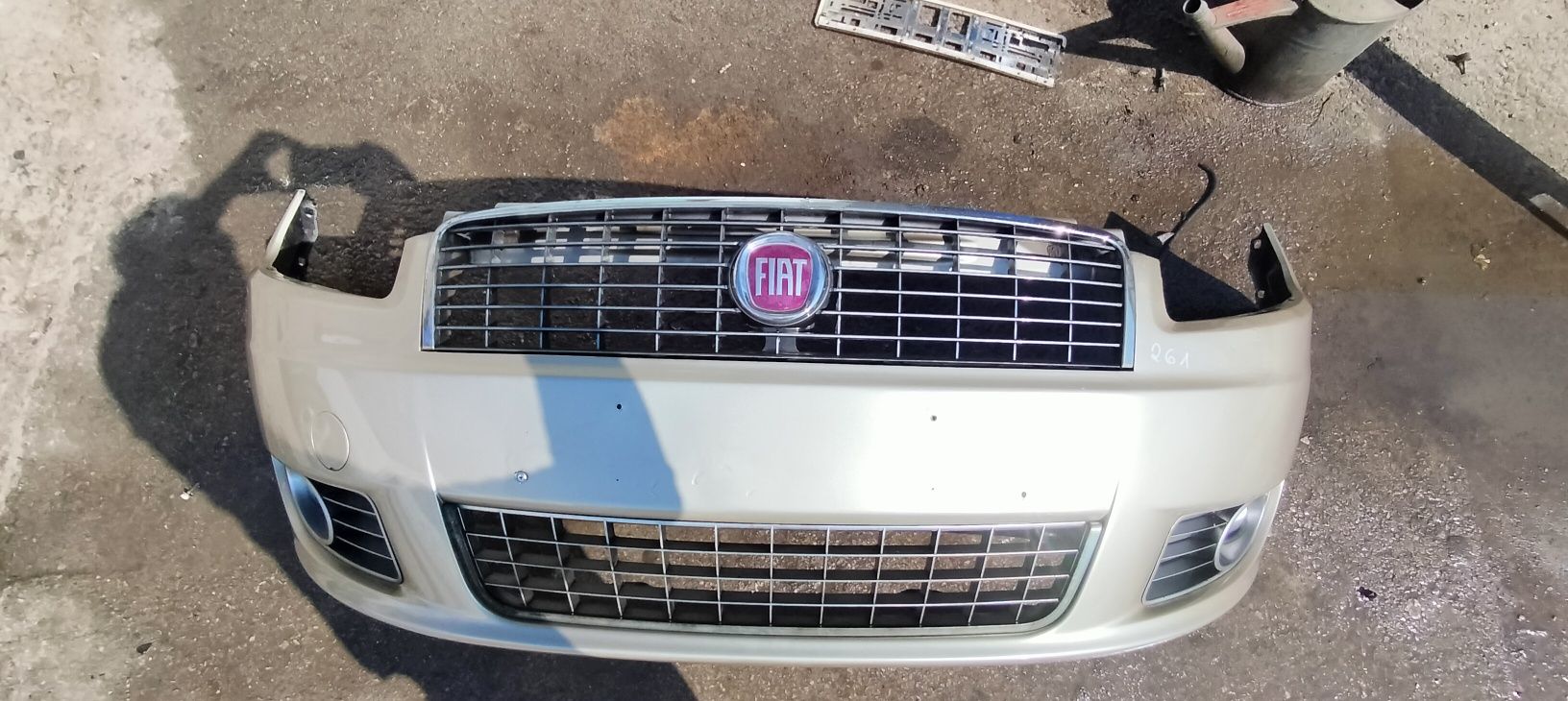 Zderzak przód przedni Fiat Linea atrapa grill 261