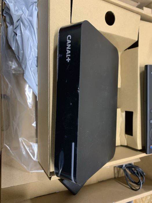 Canal+ box 4k hy4001cd