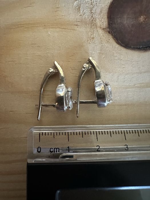 Срібні сережки з фіанітом.