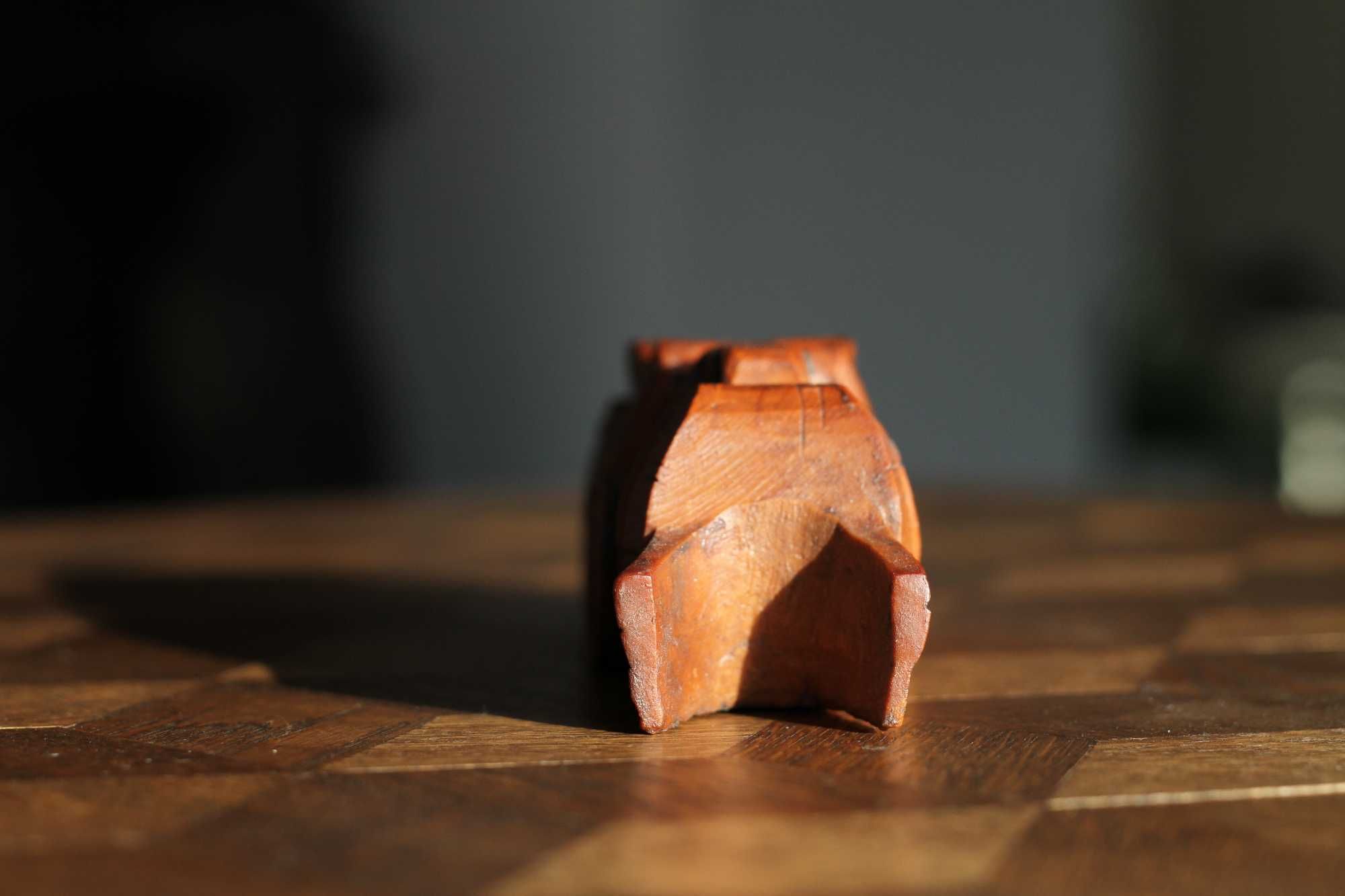 Alaskan Tufflukk totem z drewna sygnowany stary 15 cm