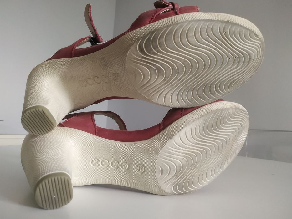 Ecco, sandały w kolorze czerwonym, rozmiar 37