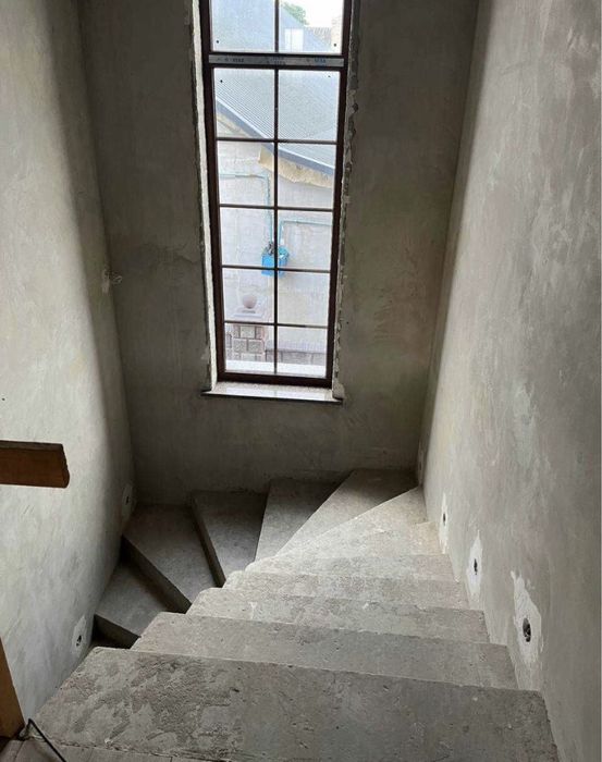 ВИГІДНА ПРОПОЗИЦІЯ! Добротний будинок у Корневі, є всі комунікації!