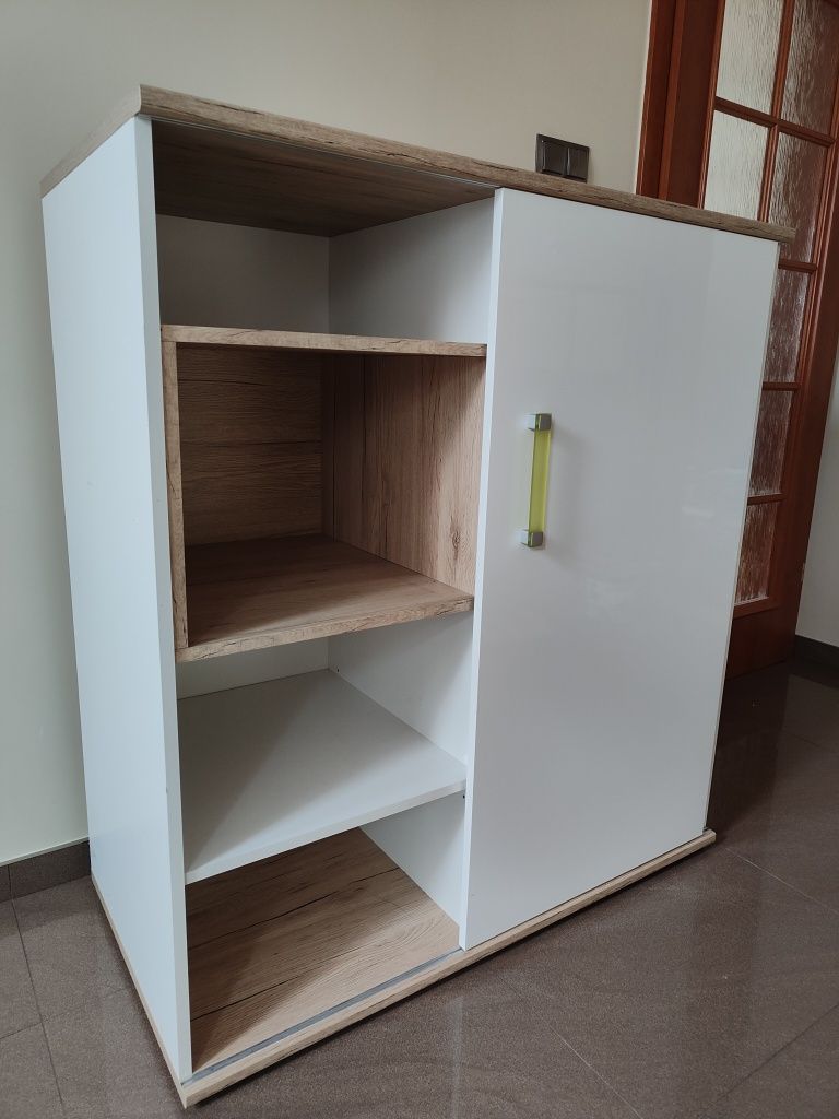 Komoda Wójcik z serii Amazon  z przesuwnymi drzwiami i funkcją szafy