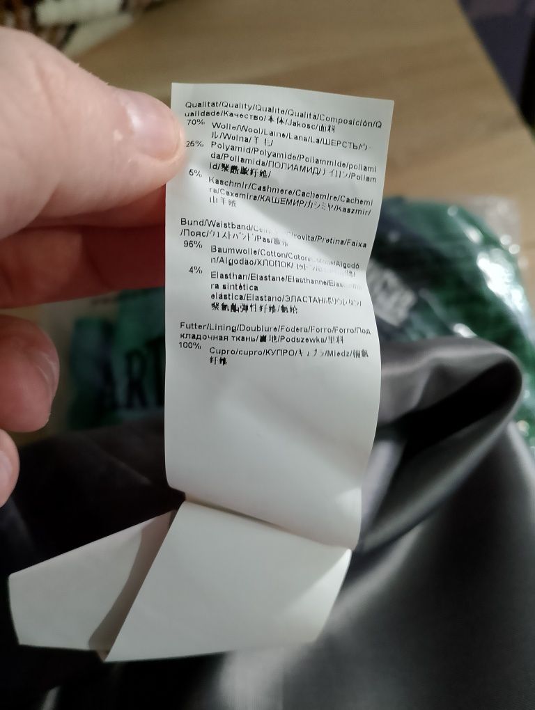 Nowa Wełniana Spódnica Hugo Boss