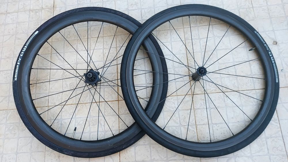 Rodas Zipp em carbono