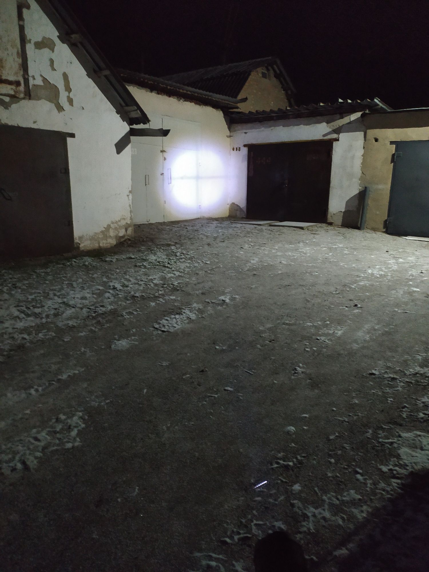 LED ліхтар-повербанк на 18650