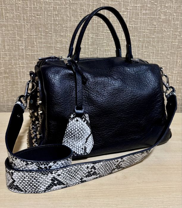 Сумочка кросс- боди с двумя ремнями, натуральная кожа