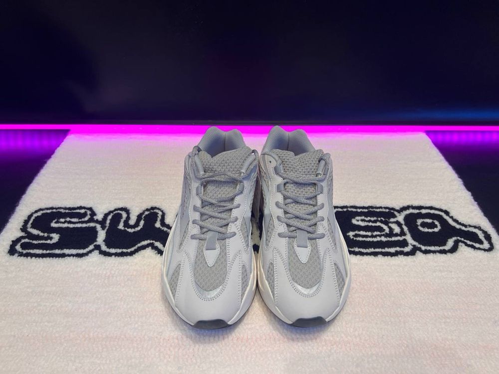 Yezzy Boost 700 V2 Static