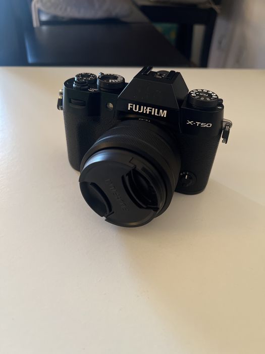 Camera Fujifilm XT50 + Objectiva XC 15-45mm f3.5-5.6