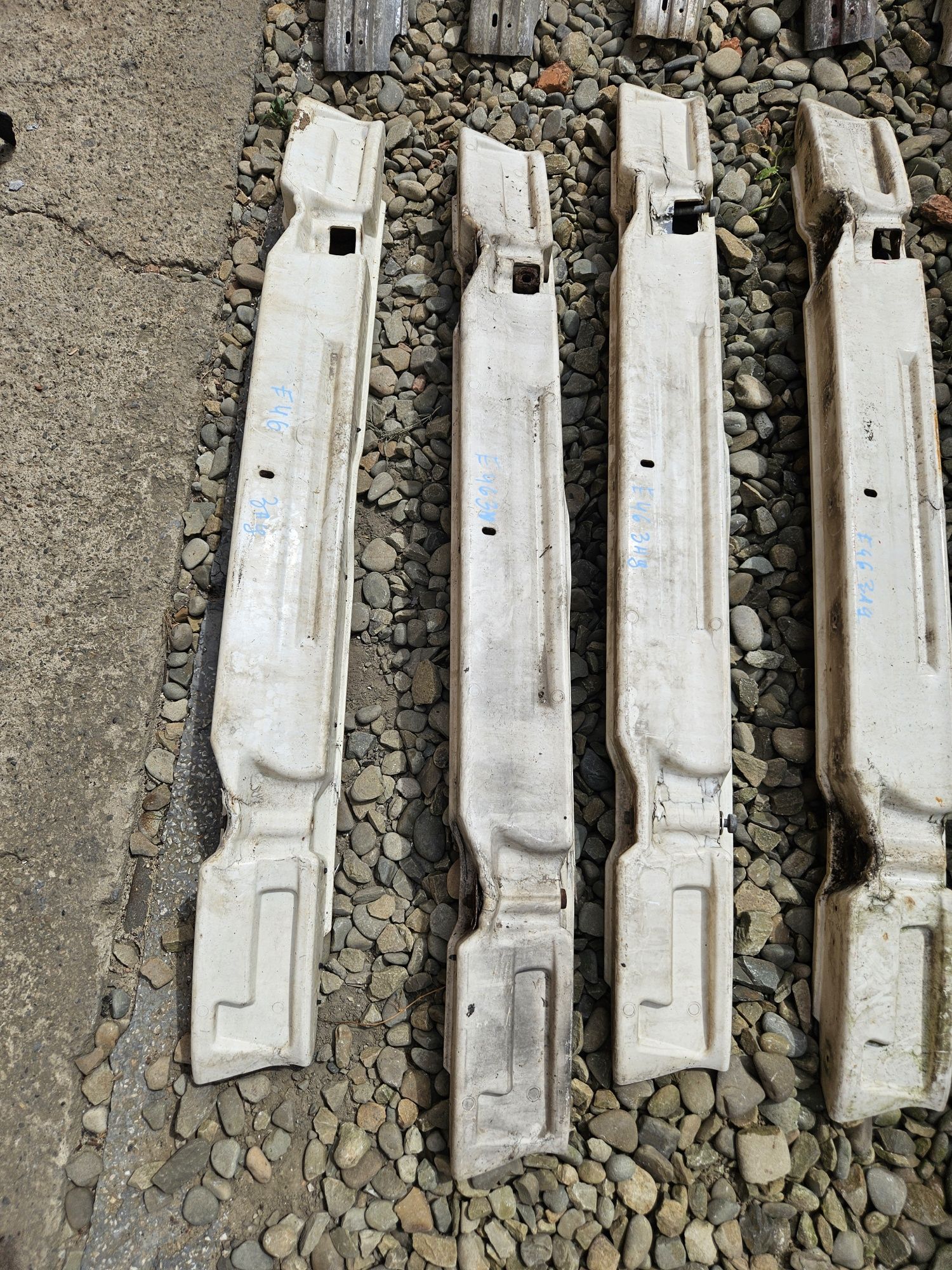 Підсилювач переднього бампера БМВ 3 Е46 BMW E46 заднього Розборка шрот