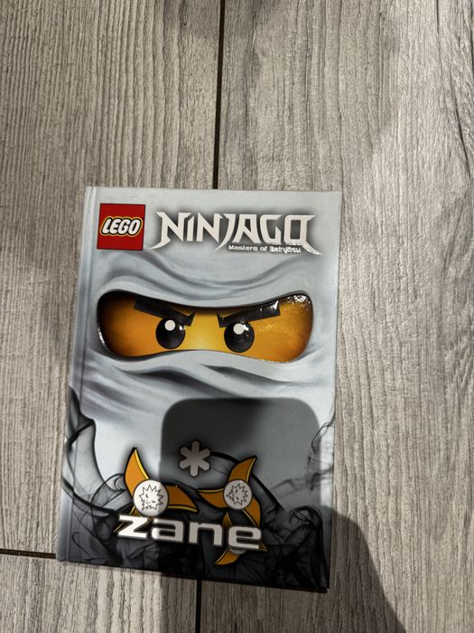 Komplet Lego NINJAGO ksiazki.