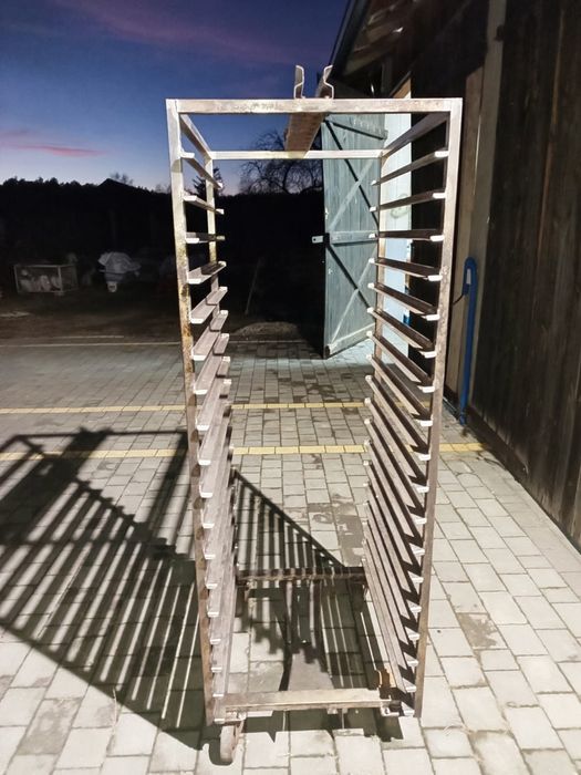 Wózek piekarniczy do pieca obrotowego