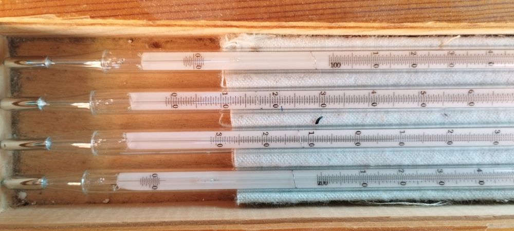 Ртутні лабораторні термометри