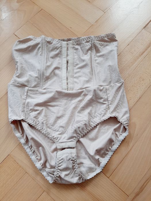 Majtki modelujące wyszczuplające M/L