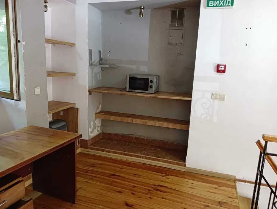 Продаж комерційного приміщення в центрі Львова, район Палацу Потоцьких