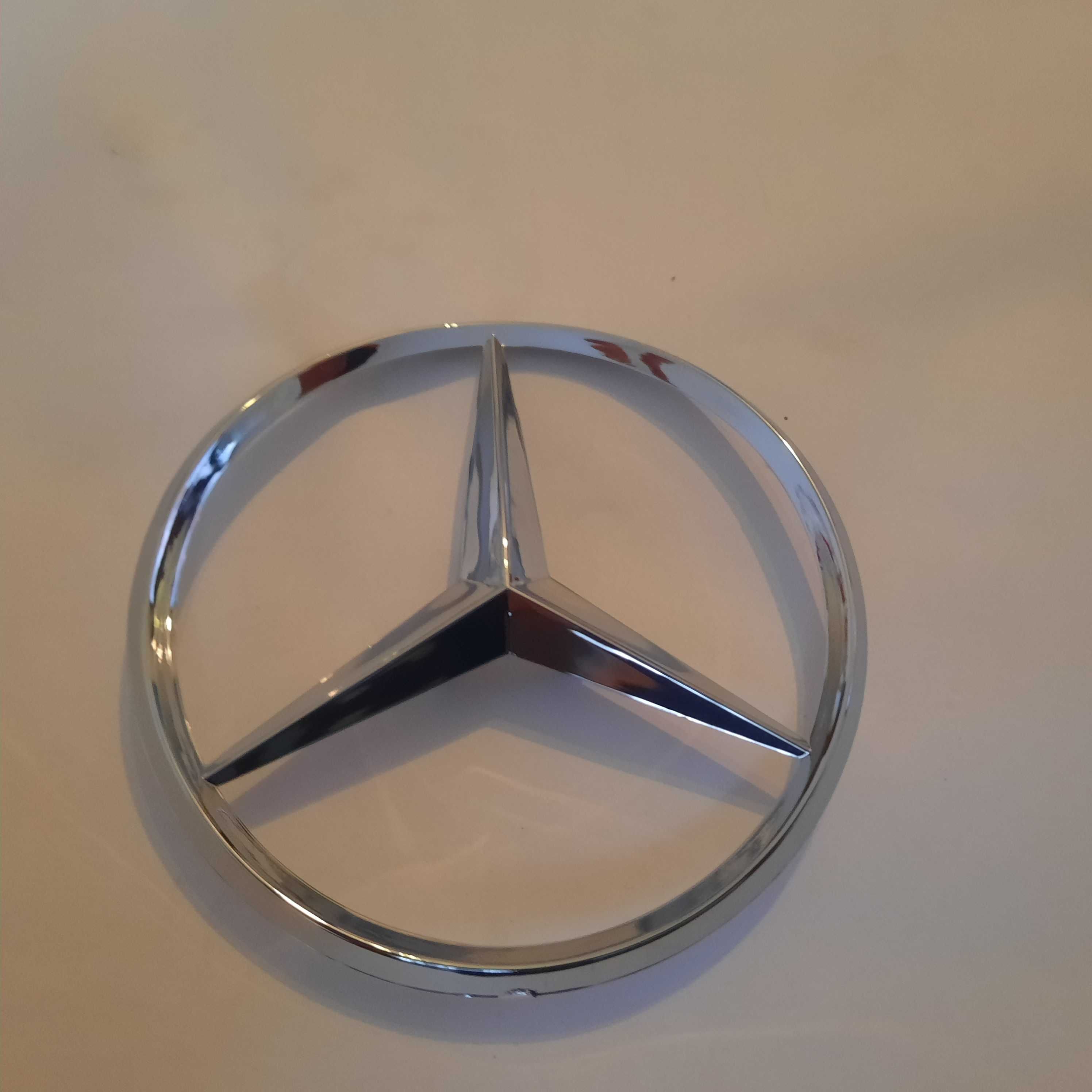 Logo emblemat na tył do mercedesa e 210 sedan o średnicy 8,5 cm