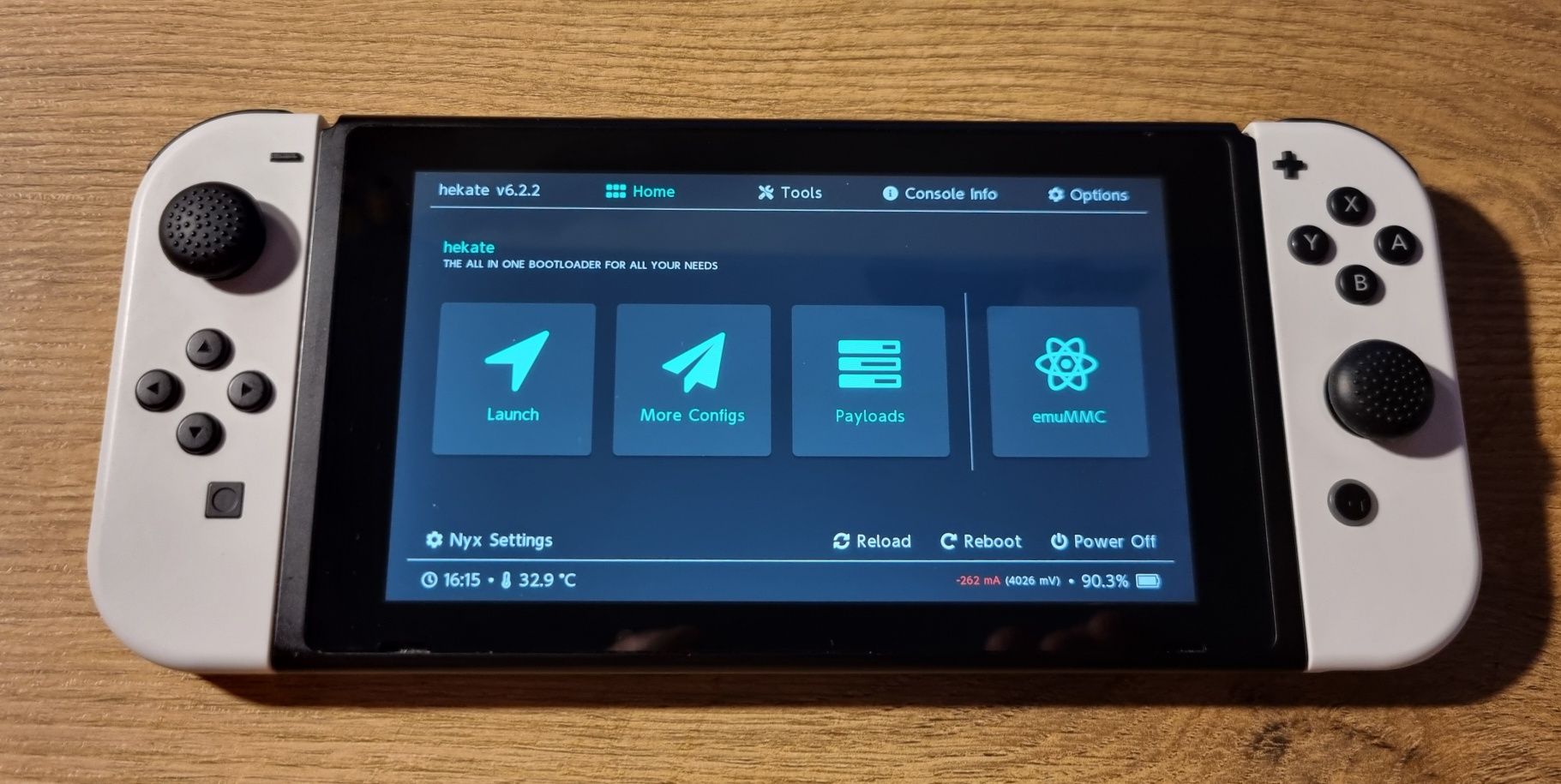 Switch V2 + karta 64Gb + picofly CFW