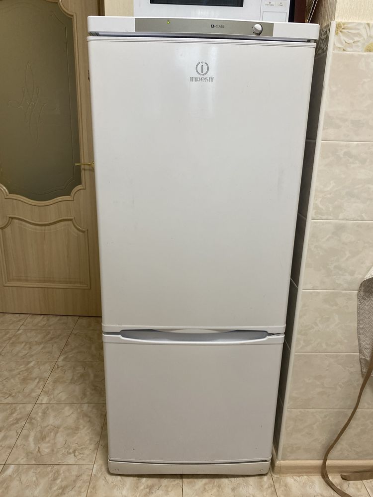 Холодильник Indesit 60*60*150