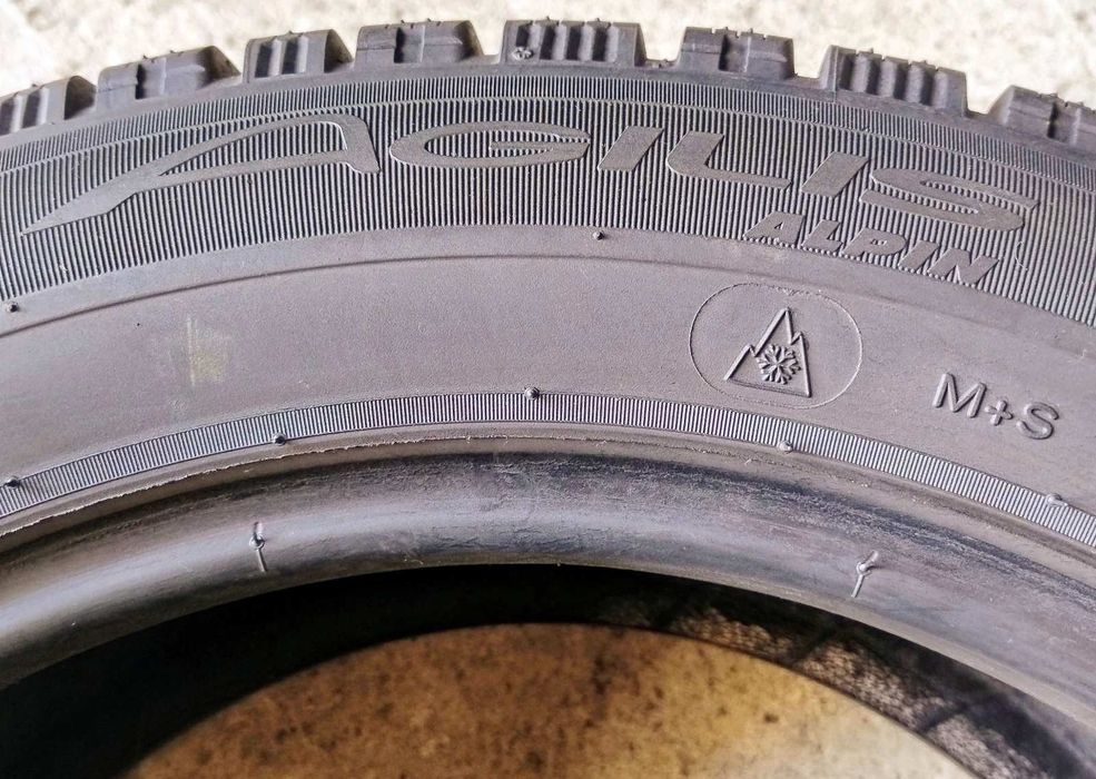 Шини зимові R17C 215/60 Michelin Agilis Alpin
