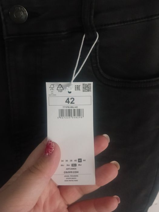 Nowe spodnie jeansy skinny czarne unisex.