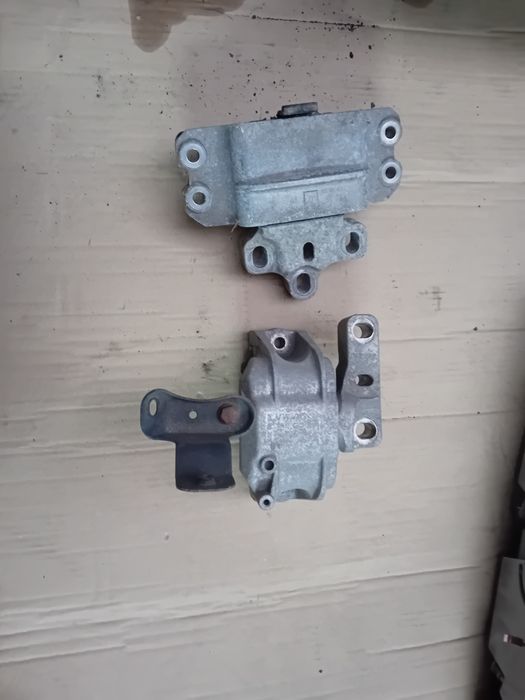 VW Touran Seat Leon II łada poduszka silnika skrzyni biegów