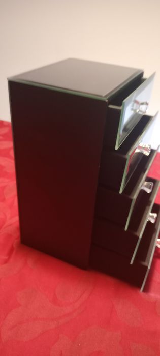 Guarda Jóias em Vidro Novo