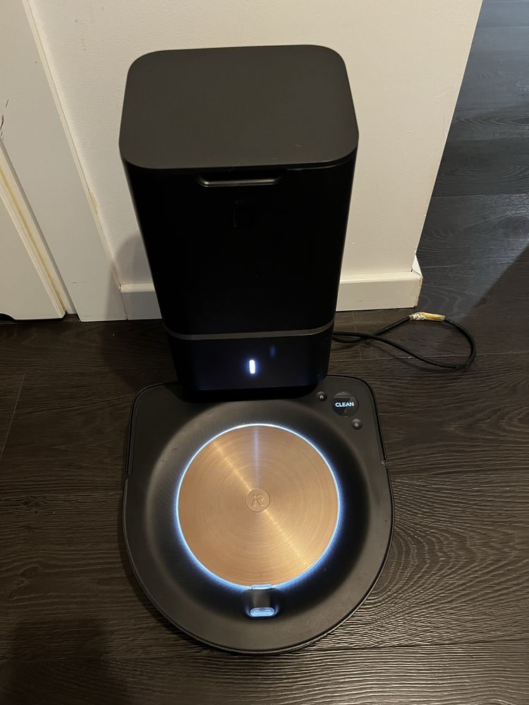 Robot Roomba s9+ ze stacją dokującą