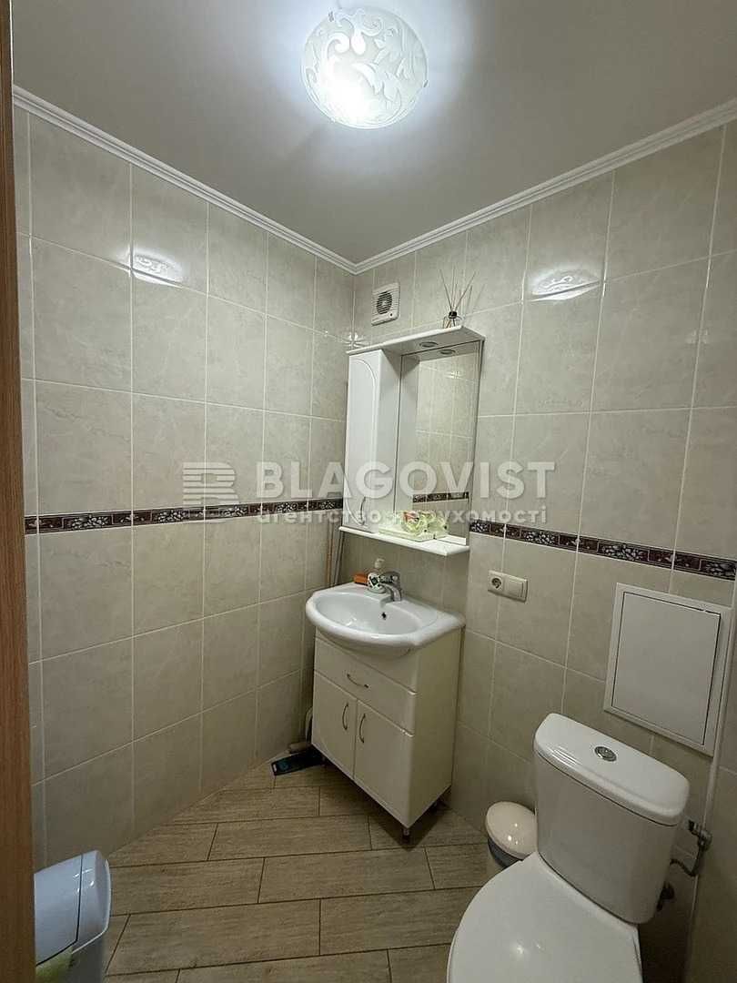 Продаж 2-кімнатної квартири, вул. Дегтярівська, 28 (Київ)