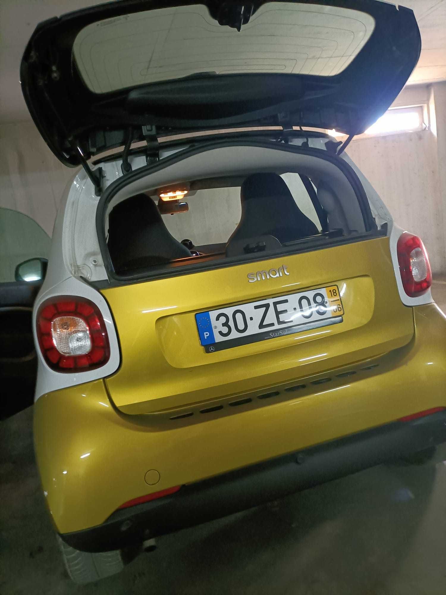 Smart ForTwo  Amarelo