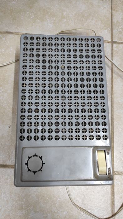 Стабілізатор напруги УКРАЇНА 3. Працює котел від нього.