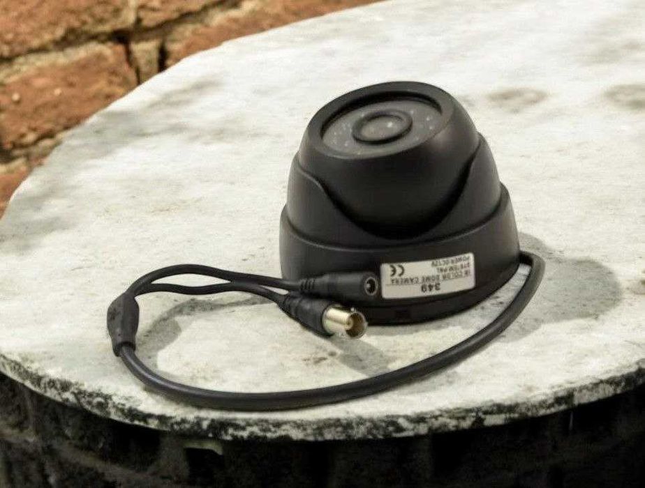 Кольорова камера відеоспостереження