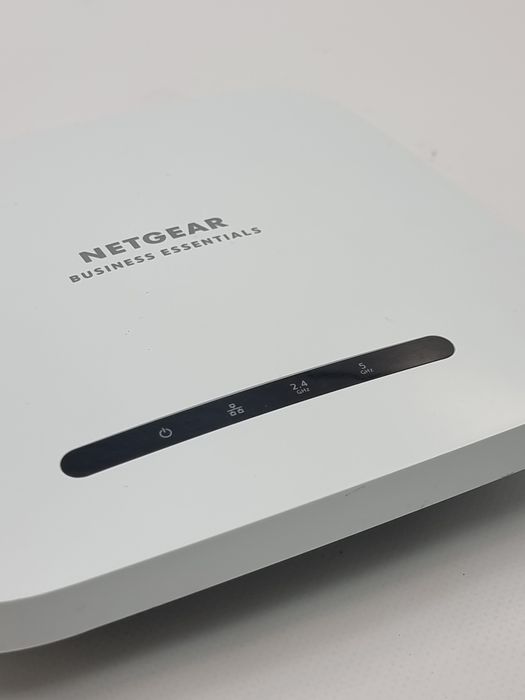 Точка доступу Netgear WAX214 V2, Wi-Fi 6 бізнес-клас (2669)