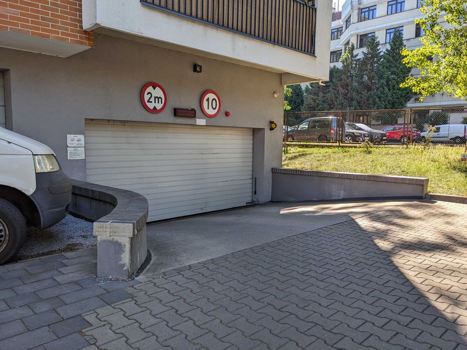 miejsce postojowe Długosza 31B