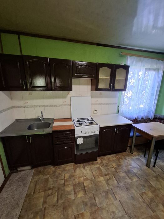Сдам в Суворовском Р-не Крыжановка 3-х комн.квартира на земле на 2 эт.