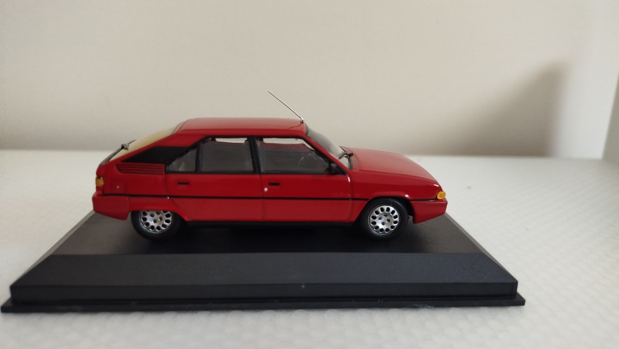 Miniatura Citroen BX TRS 1/43 Nova