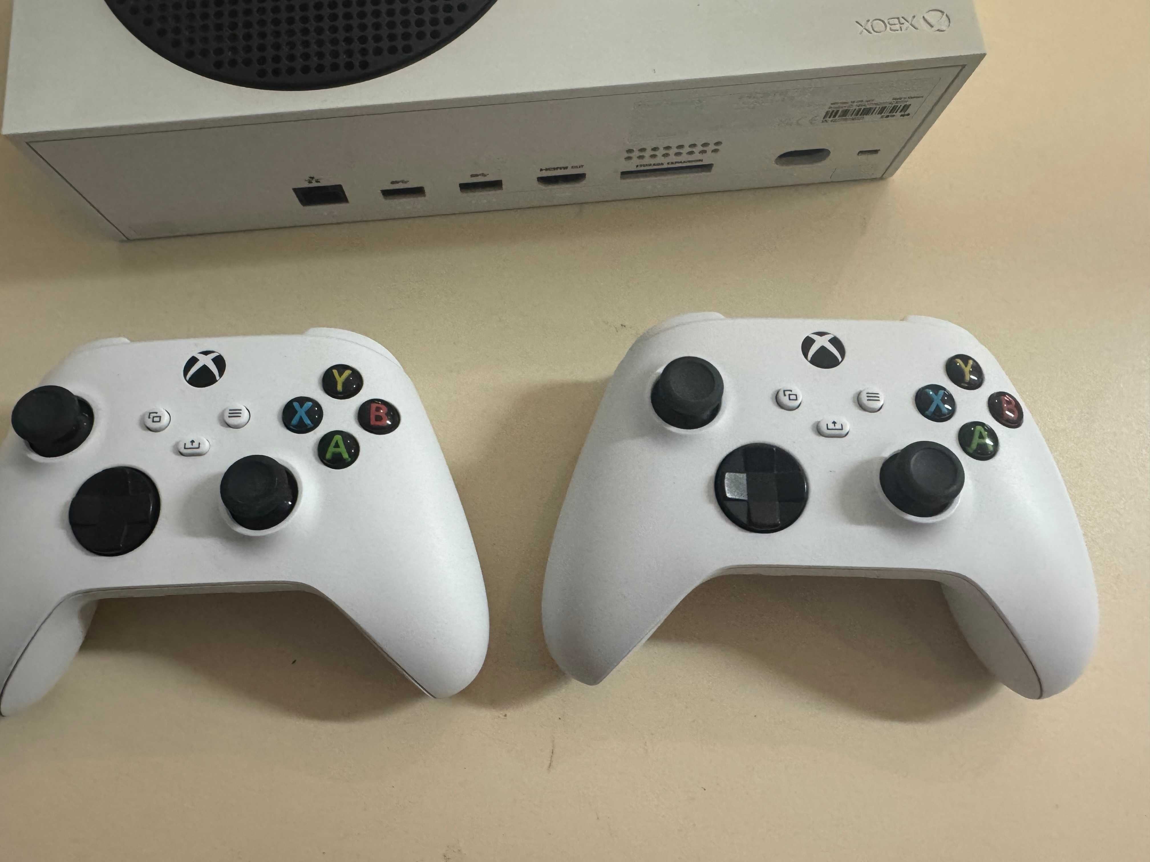 Xbox Series S 512GB SSD + dwa pady