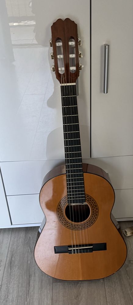 Gitara klasyczna drewniana firmy admira 1/2 dziecieca + zestaw