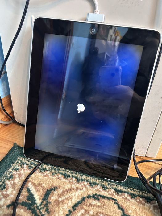 Планшети Ipad 1 3g та Ipad 2 3g