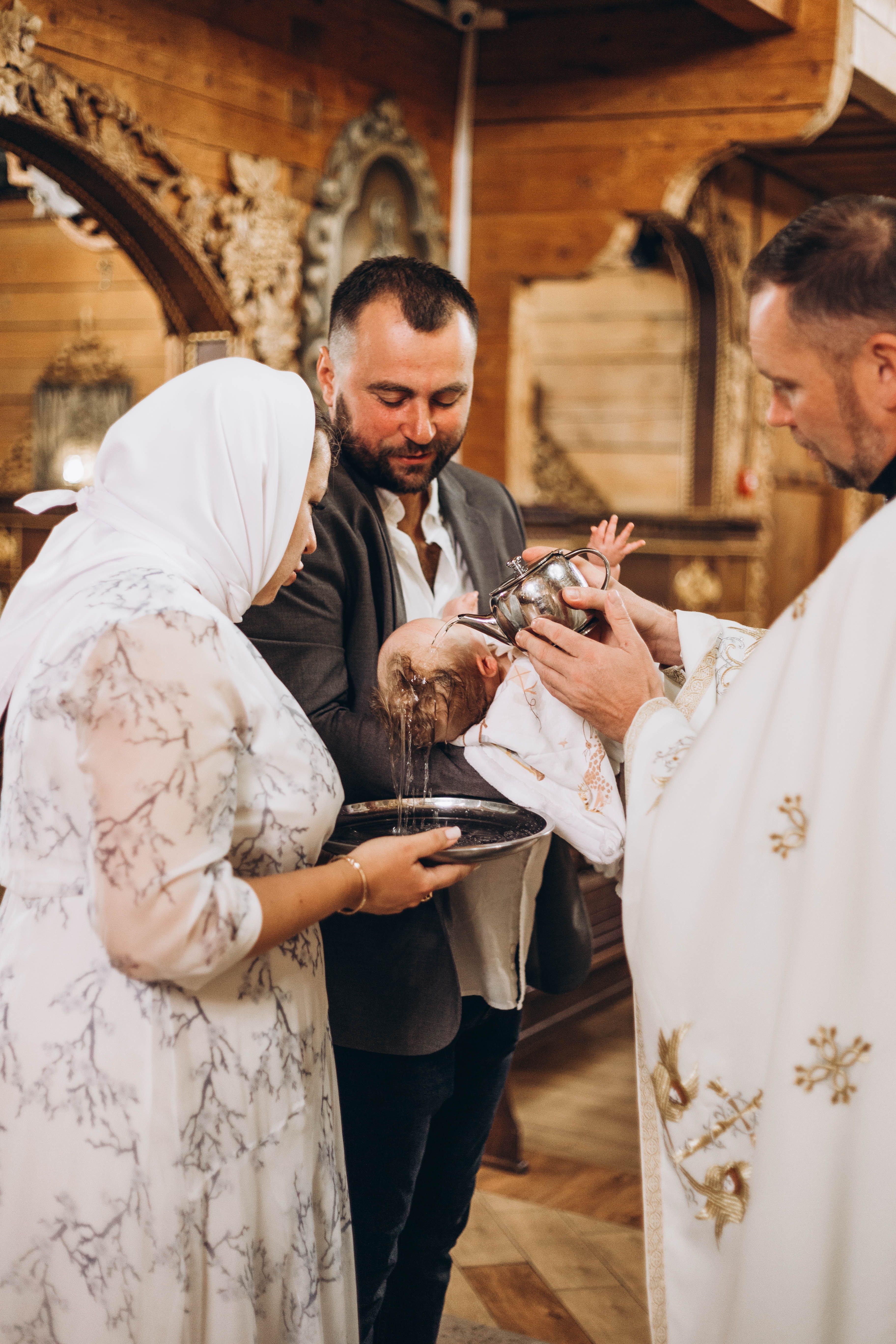 Фотограф Львів фоторепортаж подій хрестини, вінчання, дні народження