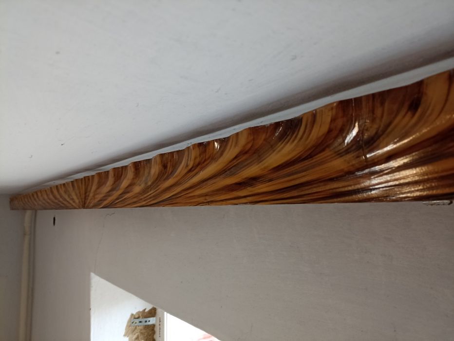 Карниз деревянный резной