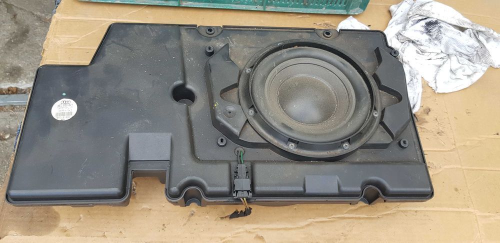 AUDI A8 D3 Bang & Olufsen Głośnik Subwoofer 4E0.035.621