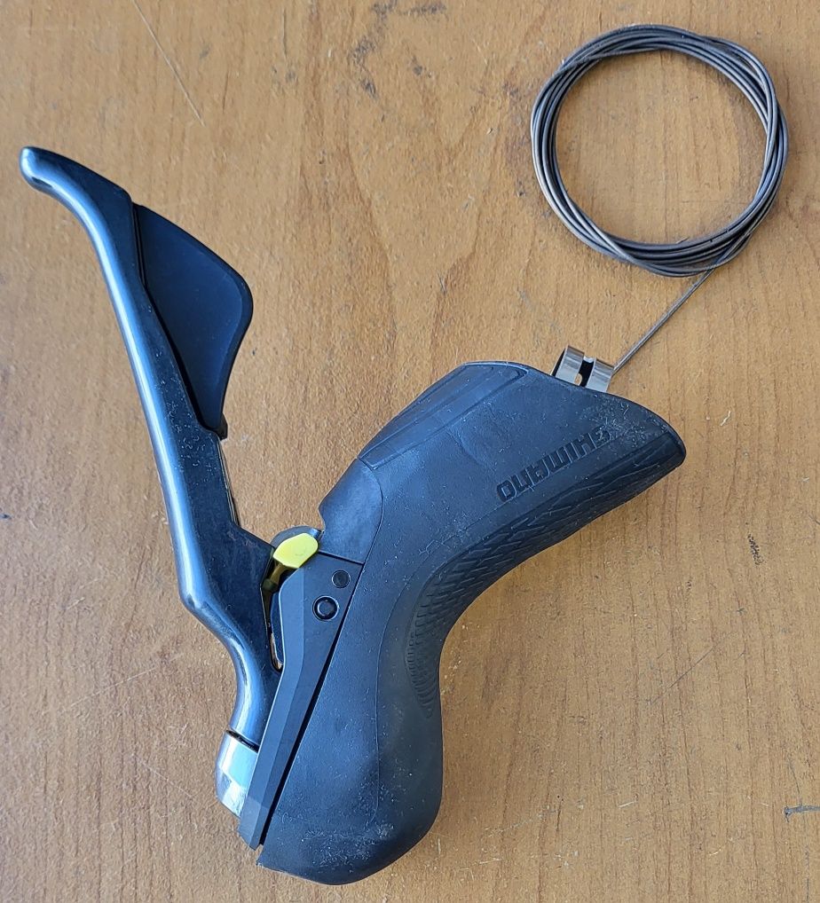 Klamkomanetka Shimano Ultegra ST-R8020
hamulca R8020 PRAWA H