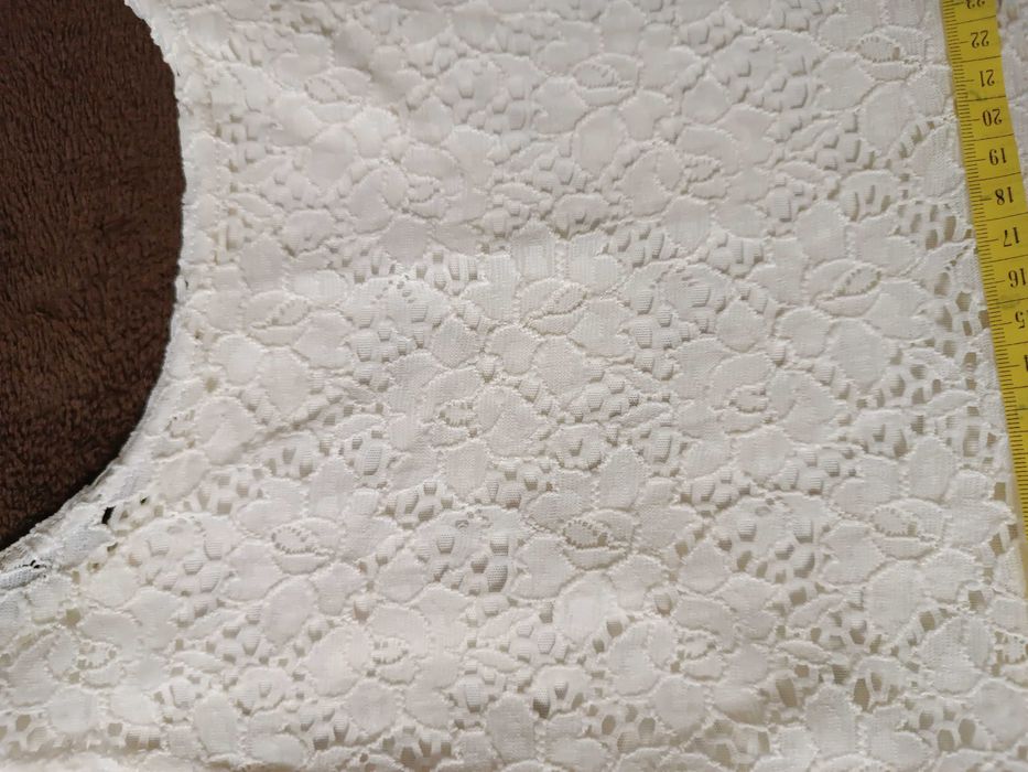 Biała tunika plisowana