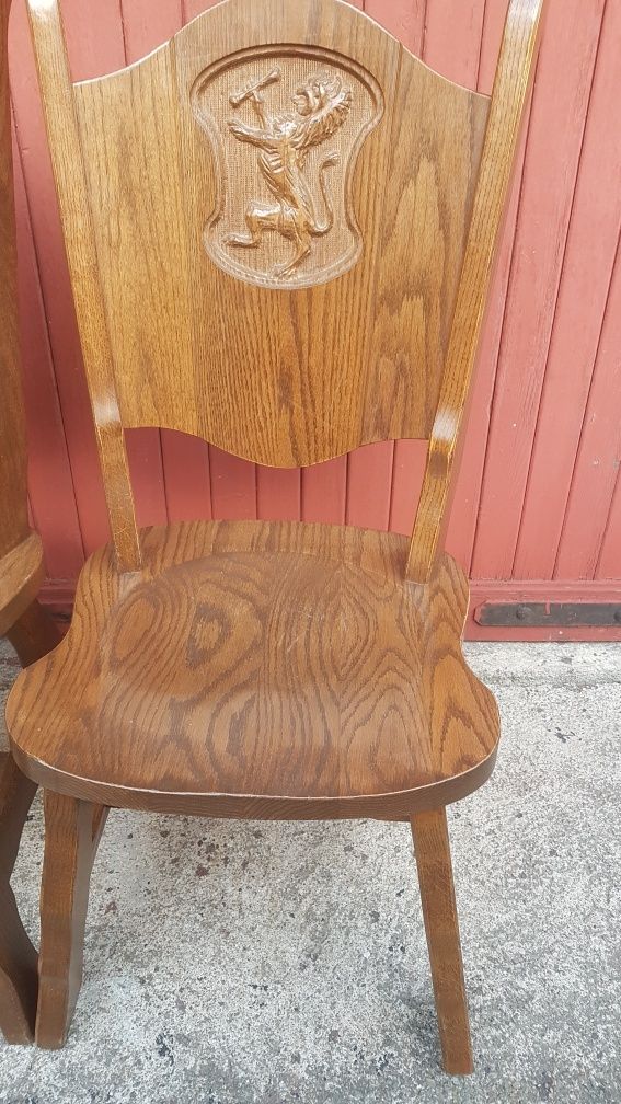 Krzesła myśliwskie i stół, dębowe, drewniane